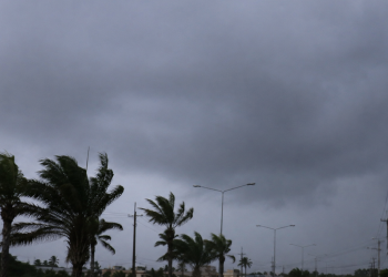 Onda tropical generará chubascos y tronadas este domingo