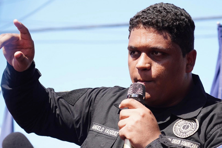 Antigua Orden marcha en Moca contra la “haitianización”