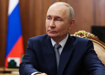 Putin solo se reunirá con Trump y Zelenski si es para firmar acuerdo final