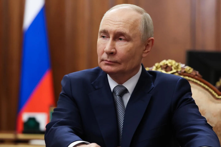 Putin solo se reunirá con Trump y Zelenski si es para firmar acuerdo final