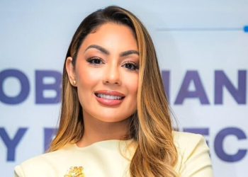 Iluminada Muñoz: la periodista y locutora que gobierna las tardes en la radio dominicana