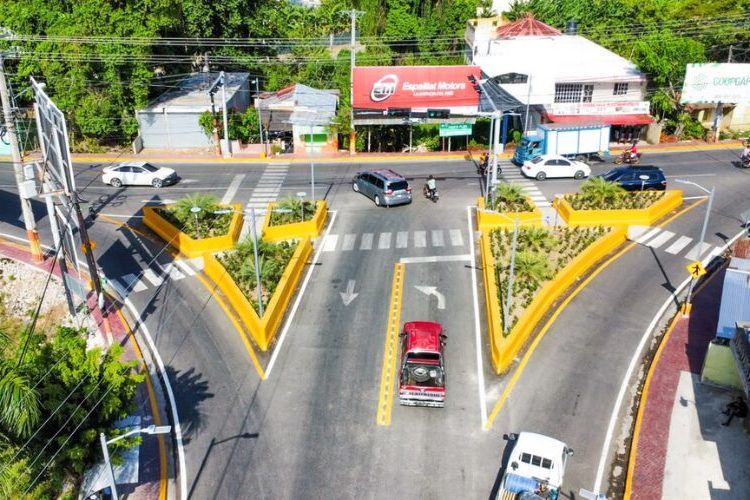 Inauguran distribuidor de tránsito en el Cruce de Sabaneta de Yásica para contribuir a la seguridad vial