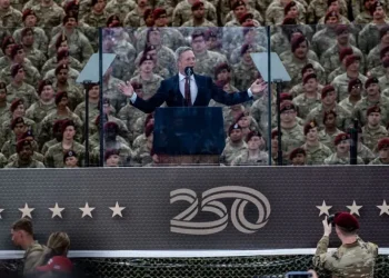 Dimite el secretario del Ejército de Estados Unidos tras las tensiones con el secretario de Guerra