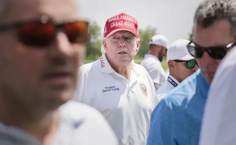 Interceptan dos aviones que violaron el espacio aéreo sobre un club de EE.UU. donde estaba Donald Trump