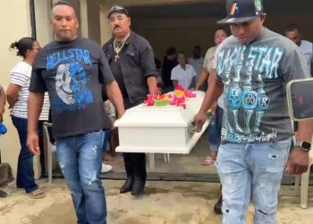Entre lágrimas despiden a la bebé Adara, víctima de la explosión en fritura de SFM