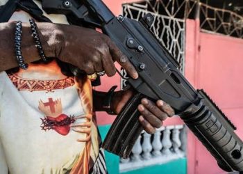 Expolicía haitiano se declara culpable en EEUU de tráfico de al menos 140 armas a Haití