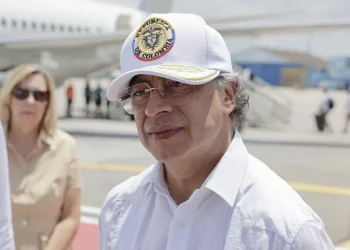 Gustavo Petro viajará a México en su primer viaje como expresidente de Colombia
