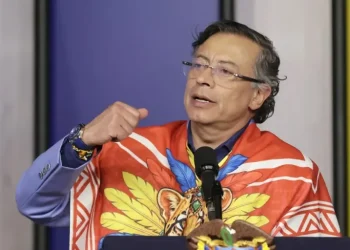 Gustavo Petro pide permiso al Senado de Gustavo Petro para salir del país durante el próximo año
