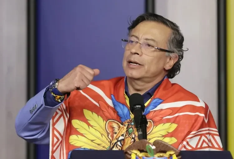Gustavo Petro pide permiso al Senado de Gustavo Petro para salir del país durante el próximo año