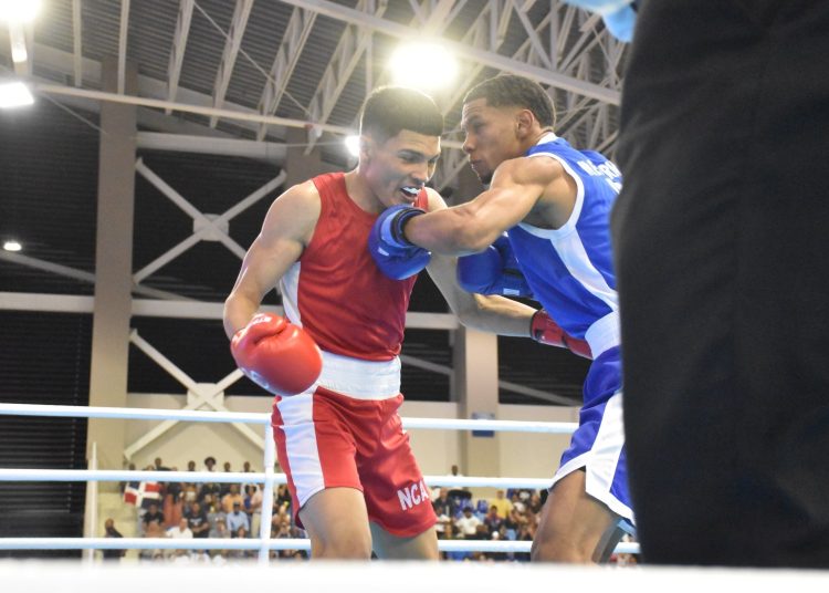 Descalifican a boxeador nicaragüense por morder a rival dominicano en Santo Domingo 2026