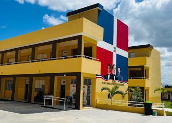 Año escolar 2026-2027 inicia con 1,300 recintos remozados y 337 nuevos laboratorios