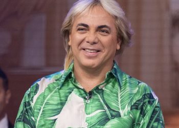 A sus 51 años, el cantante Cristian Castro se gradúa con honores de bachillerato