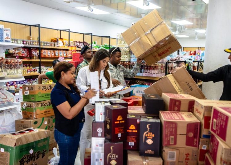 Incautan mercancías ilícitas valoradas en RD$19.4 millones en Villa Consuelo