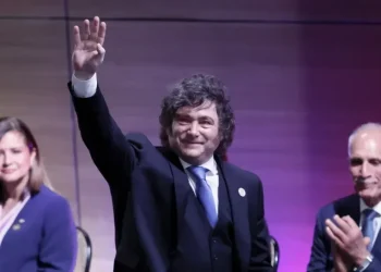 Milei dice que Argentina aportará experiencia en seguridad al nuevo Gobierno de Colombia