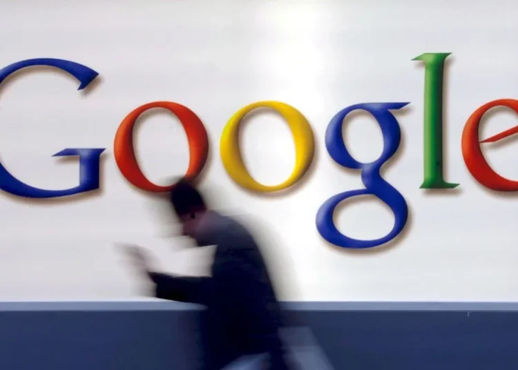 Los periódicos franceses denuncian a Google por sus resúmenes de prensa hechos con IA