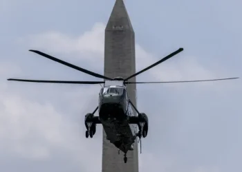El helicóptero de Donald Trump tuvo un acercamiento en vuelo con un avión comercial en Washington