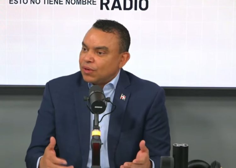 “No son hospitales de los años 90”: Julio Landrón responde a críticas de Senén Caba