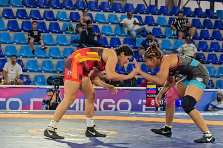 Lucha libre femenina entra en su fase decisiva en Santo Domingo 2026