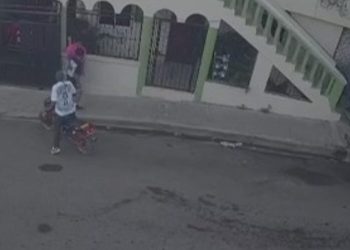 Apuñalan a un hombre para despojarlo de sus pertenencias en Santiago