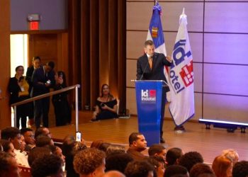 Abinader reconoce a más de 170 estudiantes por su talento en áreas STEM