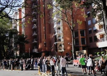 Evacúan edificios y hospitales en Panamá por fuerte sismo con epicentro en Colombia