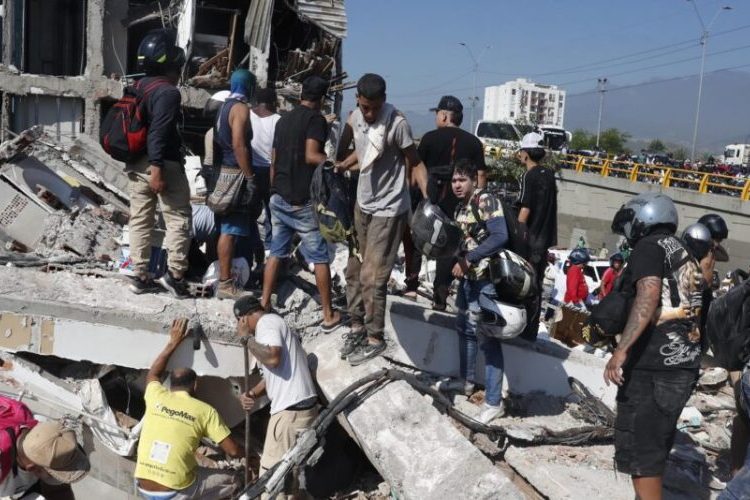 Venezuela ofrece a Colombia el envío de rescatistas y ayuda humanitaria tras el terremoto
