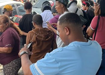 Residentes en Capotillo piden a las autoridades sancionar a mujer que abandonó feto frente al Moscoso Puello