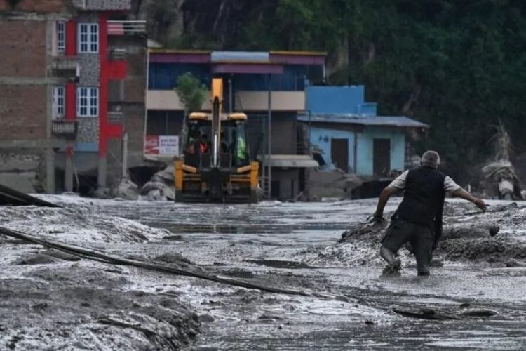Nepal eleva a más de 1.900 los desaparecidos por la riada tras sumar 933 trabajadores