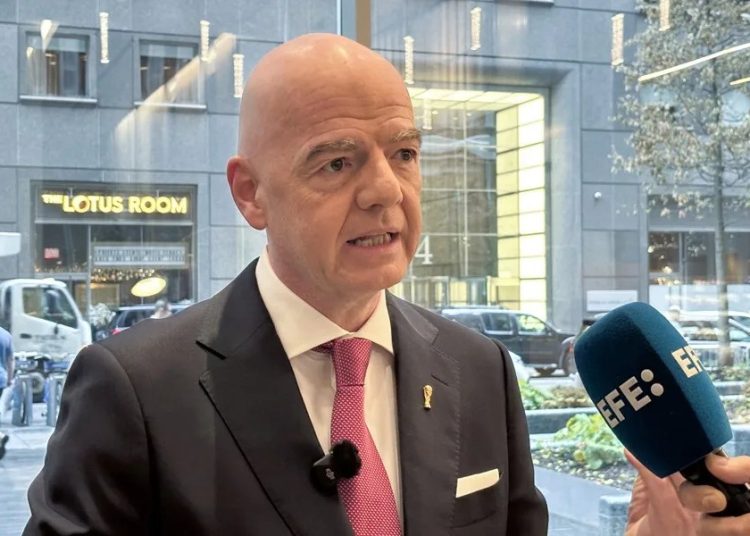 Infantino y figuras del fútbol expresan solidaridad con Colombia tras terremoto
