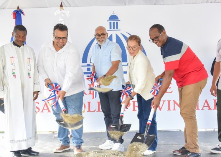 Gobierno inicia construcción de dos estaciones policiales en Santo Domingo Norte