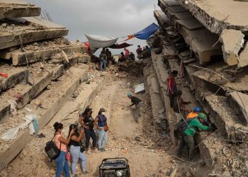Venezuela busca reparar casi 4.000 viviendas dañadas en La Guaira por los terremotos