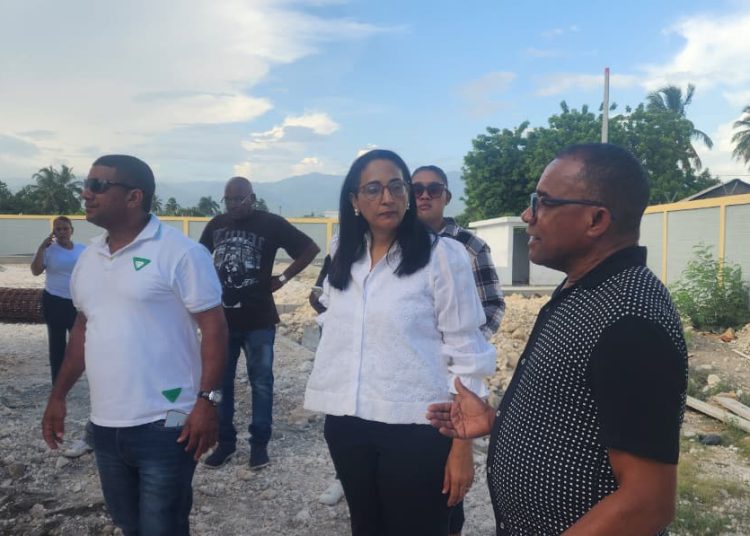 Senadora supervisa avances de obras estratégicas en Pueblo Viejo, Azua