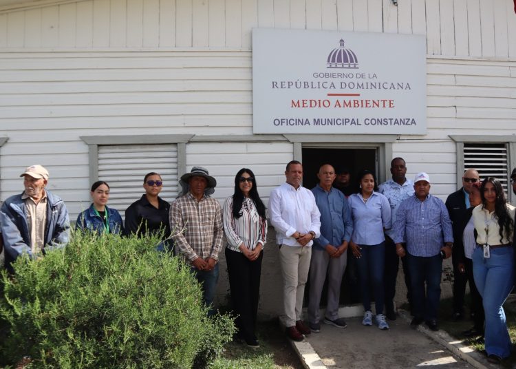 Ministerio de Medio Ambiente anuncia reconstrucción de oficinas en Constanza
