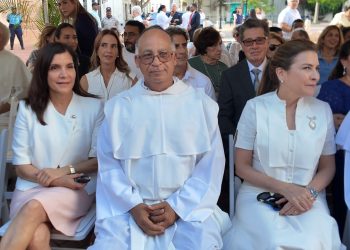 Santo Domingo conmemora 528 años de fundación con escultura de Santo Domingo de Guzmán