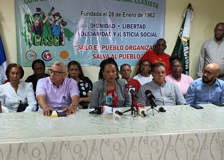 Gremios de la salud exigen aumento salarial para personal administrativo