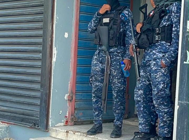 Paro de 48 horas paraliza Navarrete: destruyen decenas de contadores y refuerzan vigilancia policial