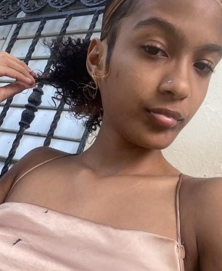 Hallan sin vida a adolescente de 16 años en canal de Arenoso; autoridades investigan el caso