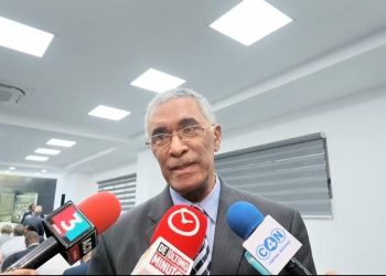 Vicealmirante Eurípides Uribe Peguero presenta “Los Coroneles”, un recorrido por militares que defendieron la institucionalidad democrática