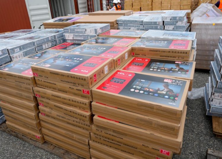 Decomisan 4.5 millones de cigarrillos y 961 televisores de contrabando