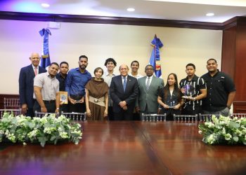 MESCyT premia tres emprendimientos universitarios con RD$1.6 millones