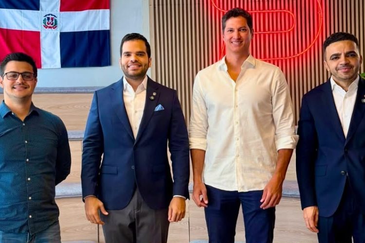 PedidosYa y Cámara de Diputados firman acuerdo en Santo Domingo para impulsar talento STEM