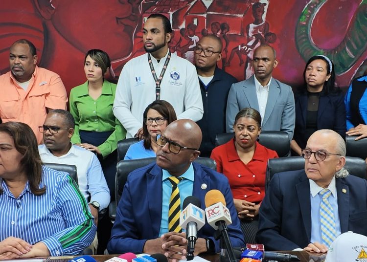 Colegio Médico Dominicano exige respeto a acuerdos laborales y plantea plan urgente de seguridad hospitalaria
