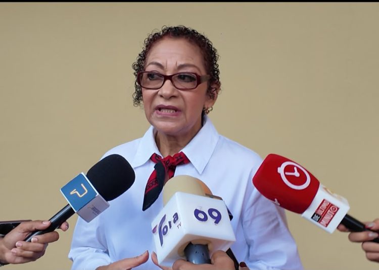 Presidenta Frente Amplio rechaza que estudiantes haitianos sean responsables del déficit de cupos escolares