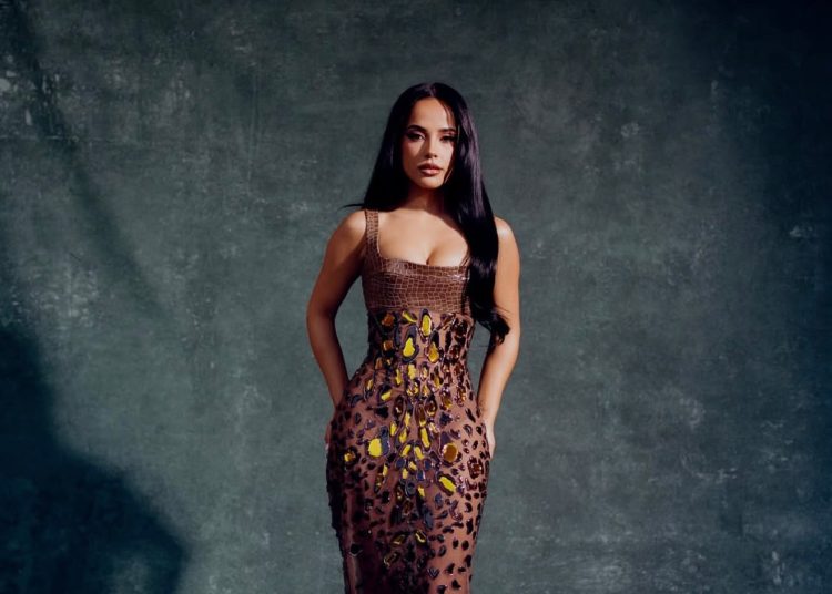 Becky G aclara que Karol G no es su competencia
