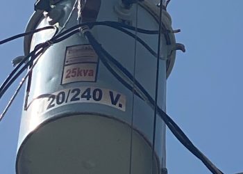 Explosión de transformador deja sin electricidad a residentes de Villa Jaragua