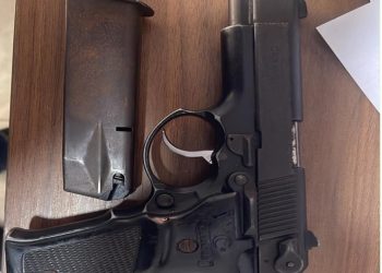 Policía recibe arma entregada voluntariamente y la somete a peritaje por muerte y herida de bala en La Cuaba