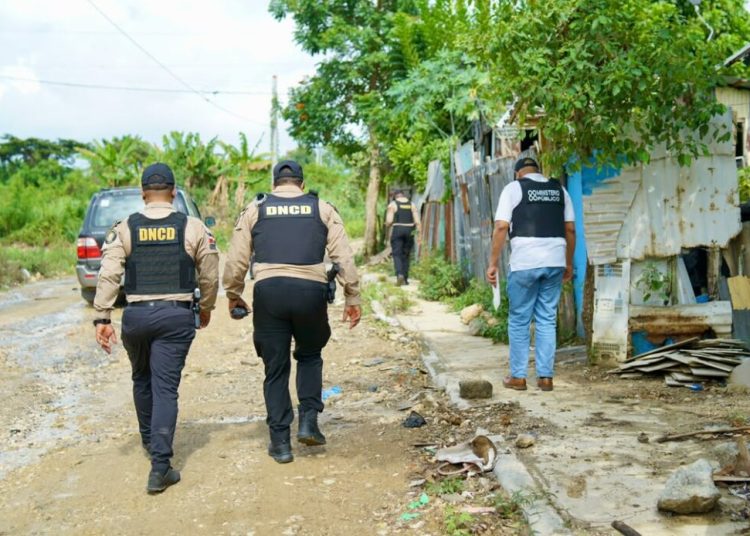 DNCD detiene a cinco personas y ocupa más de 4,700 gramos de presuntas drogas en Pedro Brand