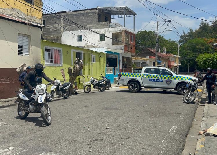 Joven de 24 años es asesinado a tiros en plena calle de Santiago