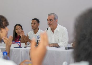 Abinader entrega 436 becas del ITLA para impulsar la educación tecnológica en Pedro Brand