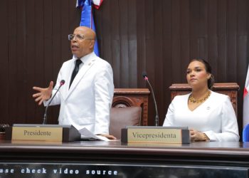 Alfredo Pacheco inicia su décimo mandato como presidente de la Cámara Baja